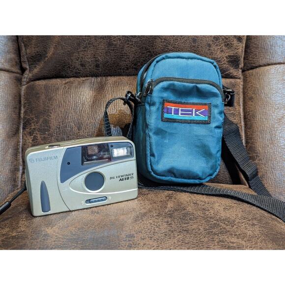 Vintage Fujifilm Big Viewfinder Auto 35 Camera 35mm Point and Shoot Camera - Picture 1 of 6